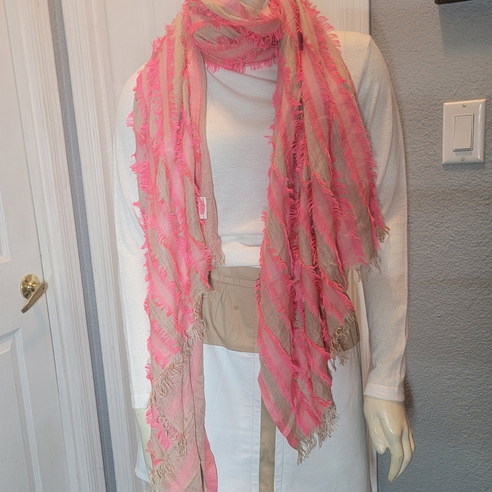 Vismaya Anthropologie Pink Fringe Ob Cream Oversized Scarf‎